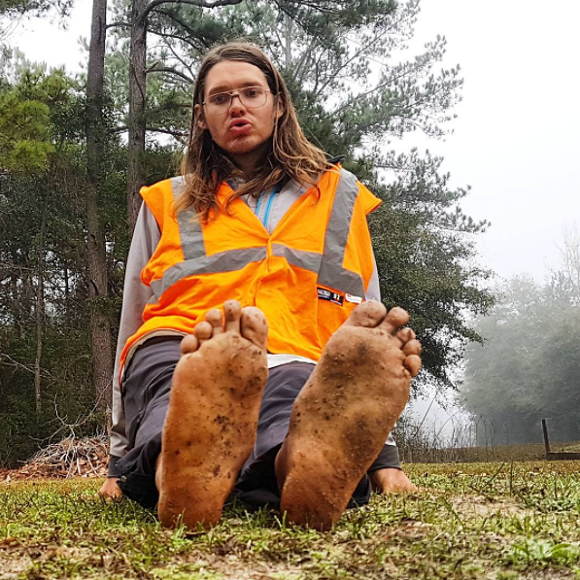 barefoot-activist-mark-baumer