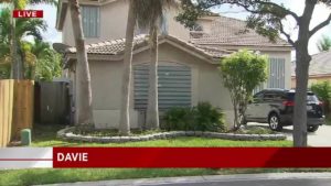 Man dies after falling from ladder while putting up shutters at Davie home20170908203205_10567589_ver1.0_1280_720