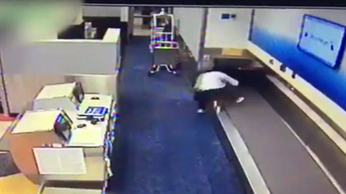 Man crawls through baggage carousel, sneaks onto tarmac at Miami airport